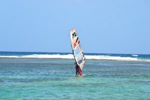 Windsurfen am Plage de la Caravelle, Guadeloupe