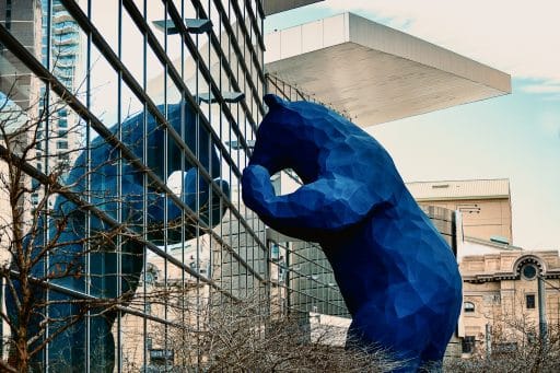 Denver Sehenswürdigkeiten: Blauer Bär am Denver Convention Center