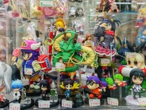 Akihabara in Tokio: Sehenswürdigkeiten und Things to do - Figuren in einem Animekaufhaus