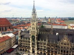 München Geheimtipps: Ausblick Alter Peter auf den Marienplatz