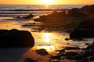 Cottage mieten in Wales: Das Cable Cottage auf der Insel Anglesey mit eigenem Strand - Sonnenuntergang