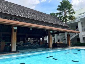 Thanyapura Health and Sports Resort Phuket - Pool mit Liegen