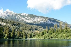 Flims und Laax, Bündner Berge: Wandern, Mountainbiken und Seen in der Schweiz - Crestasee