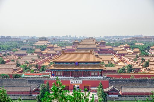 Es war Liebe auf den 2. Blick mit der Hauptstadt von China. Hier sind meine Top 10 Peking Sehenswürdigkeiten & Things to Do, die ihr nicht verpassen dürft.