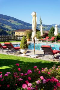 Hotel der Alpbacherhof: Meine Erfahrungen mit dem Wellnesshotel in Alpbach, Tirol - Aussenbereich und Garten
