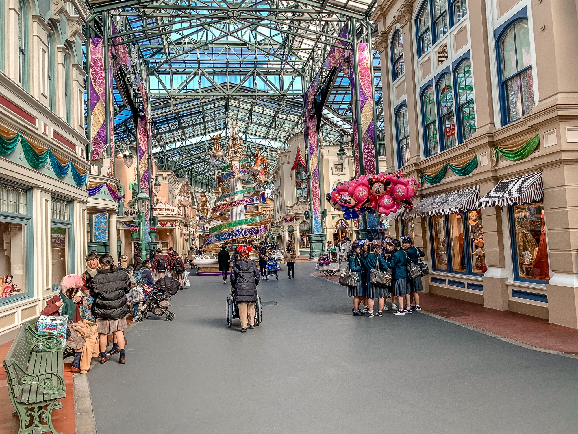 Disneyland Tokio: Meine Erfahrungen, Attraktionen und Highlights im Park - World Bazar