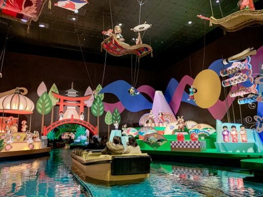 Disneyland Tokio: Meine Erfahrungen, Attraktionen und Highlights im Park - Fantasyland It's a Small World