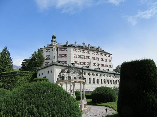 Innsbruck Sehenswürdigkeiten: Top Ten Highlights und Tipps für die Stadt - Schloss Ambras
