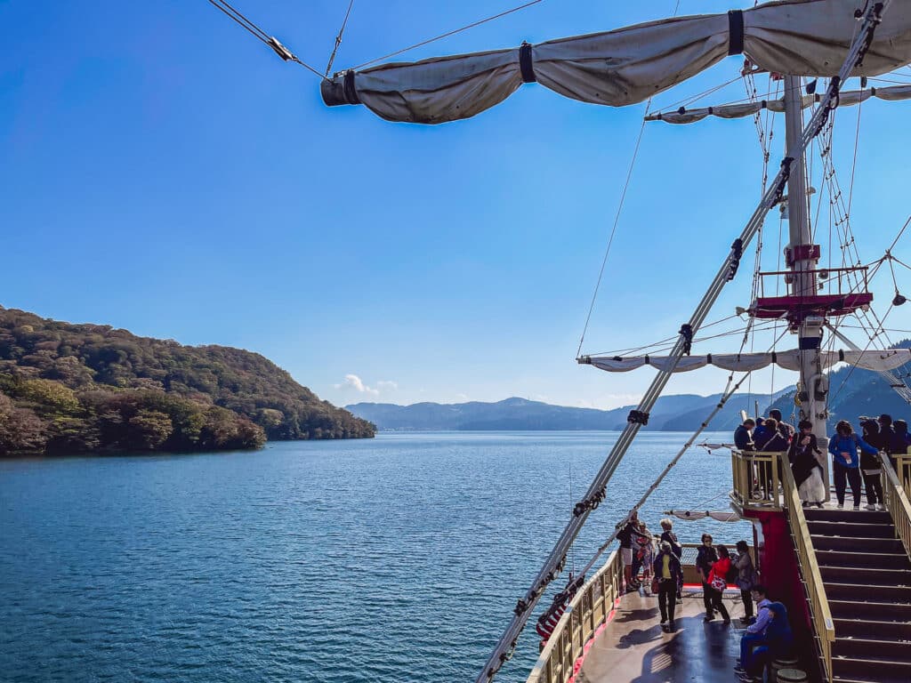 Hakone Sehenswürdigkeiten: Überfahrt mit dem Piratenschiff über den Ashi See