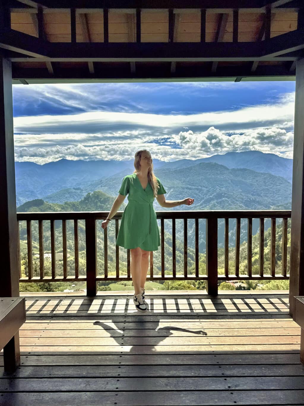 Tea and Mist Trail in Xiding