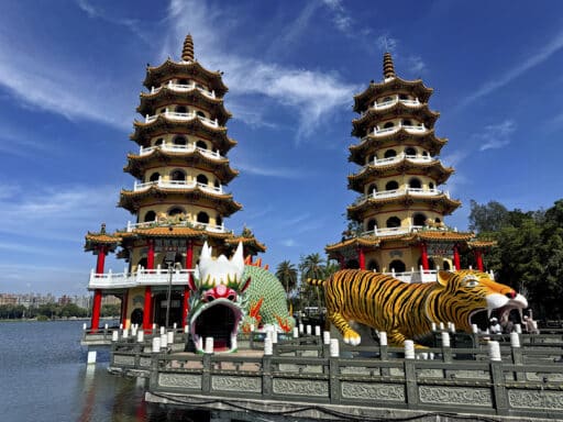 Kaohsiung mit Dragon and Tiger Pagoden