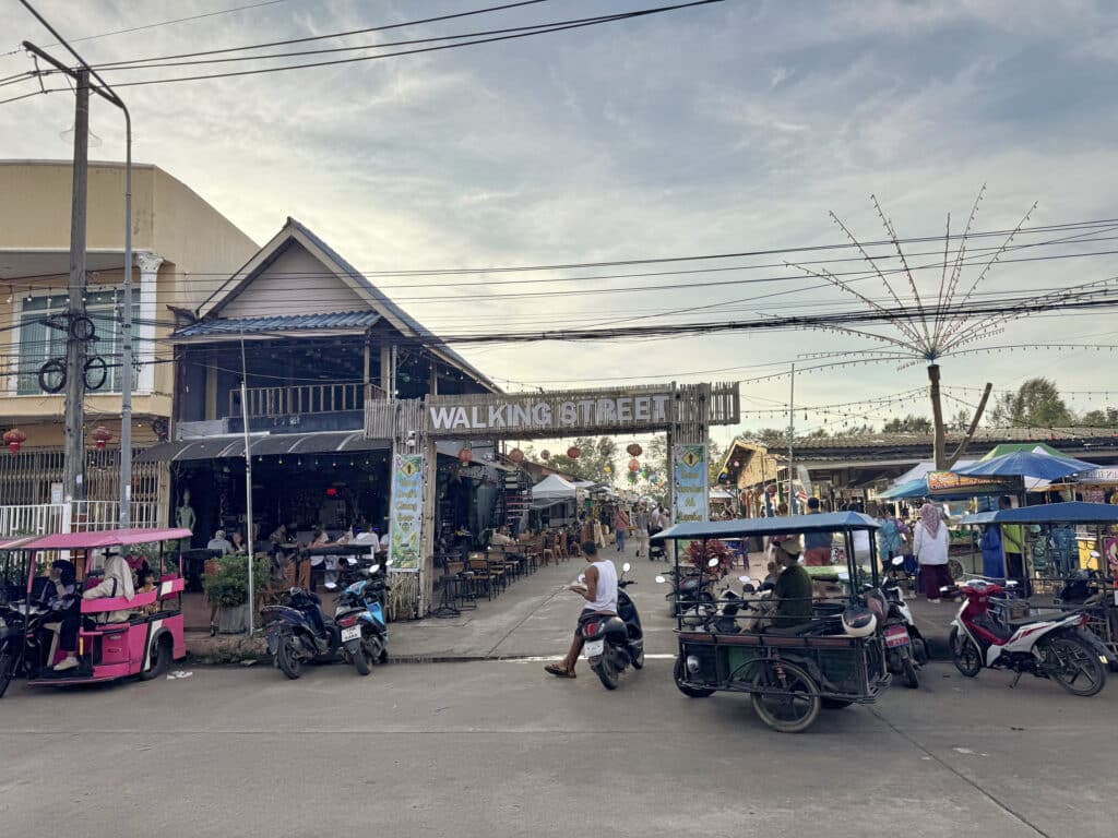 Saladan Walking Street