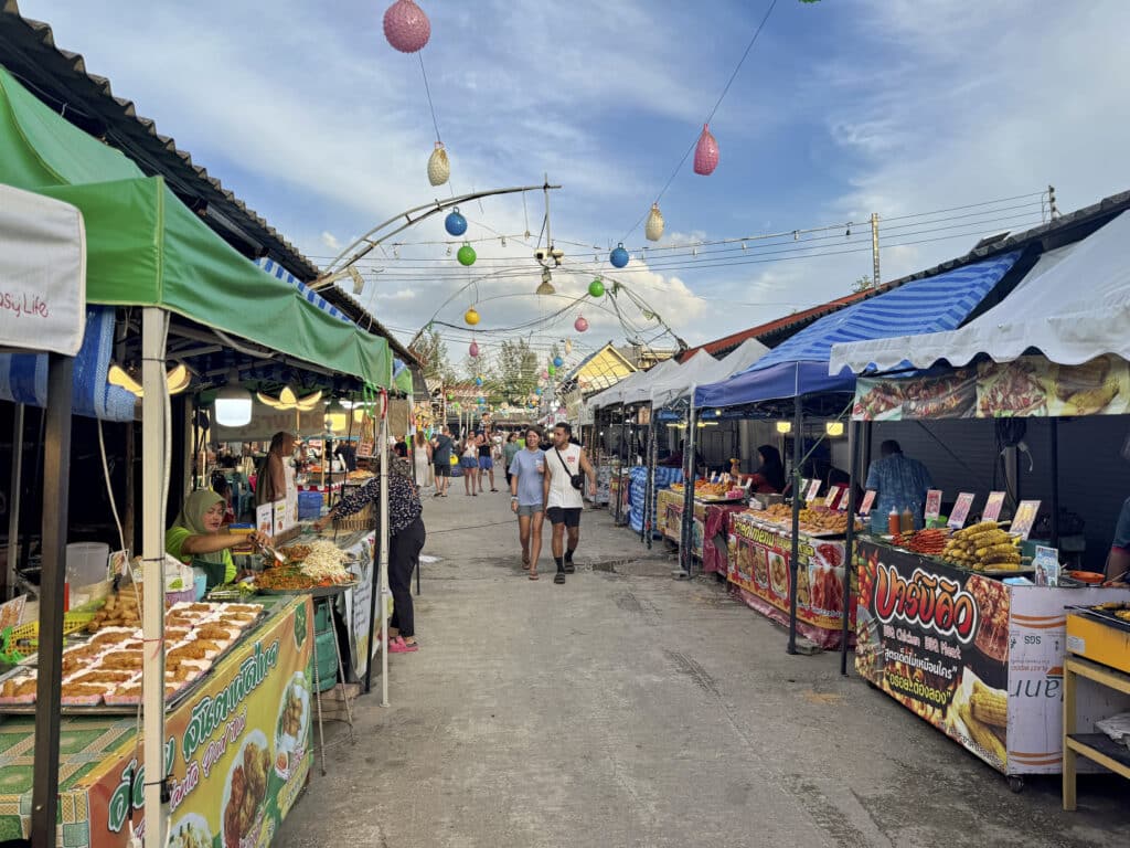 Saladan Walking Street
